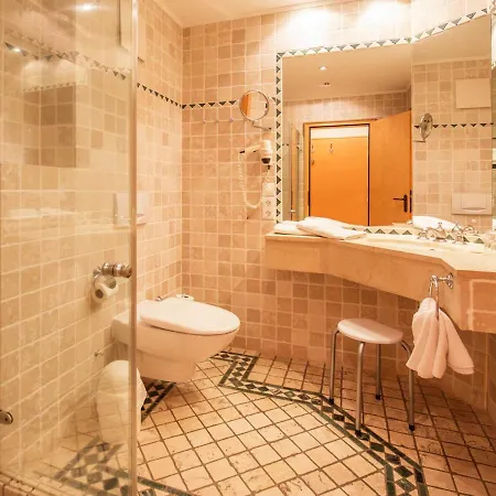 Strandvillen - Mit 1 Schlafzimmer Und Balkon Ah-564 *