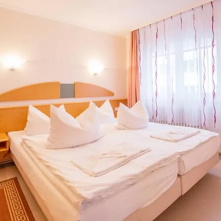 Strandvillen - Mit 1 Schlafzimmer Und Balkon Ah-564 *